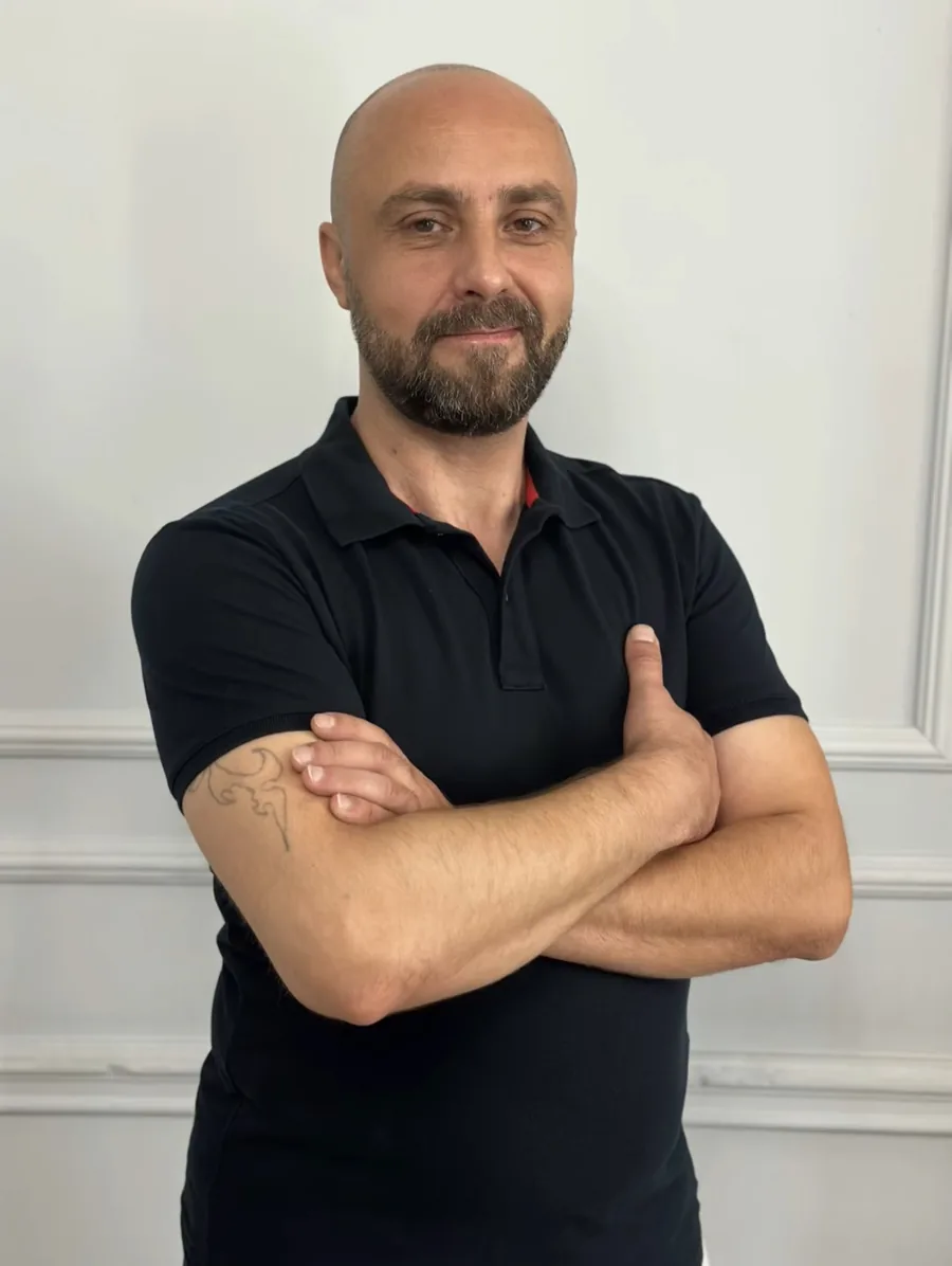 Атопшев Павел Евгеньевич — директор центра
